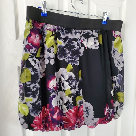 Maurices Bubble Mini Skirt - Picture 6 of 10